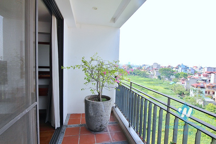 A 4 bedroom apartment with stunning lake view on Xuan dieu, Tay ho, Ha noi